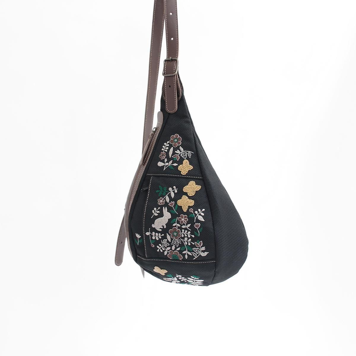 NEW ERA TAMASU ボディバッグ ブラック 花柄刺繍 NEW ERA TAMASU ボディバッグ ブラック 花柄刺繍 NEW ERA TAMASU