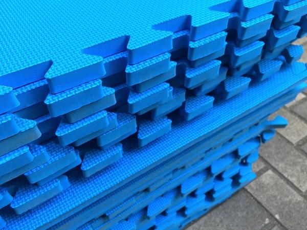 神戸の玩具(おもちゃ)卸売問屋 景品・花火・縁日用品を通販 株式
