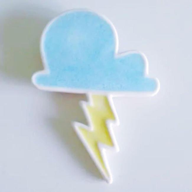 mememe かみなり雲 の ブローチ クラウド lightning cloud brooch