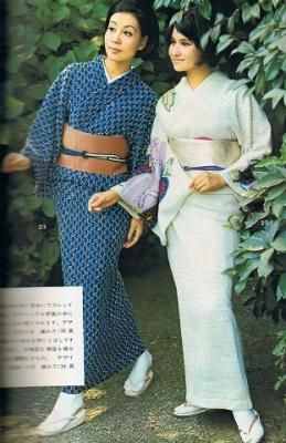 服飾手芸全書　あみもの、レース　きものと和裁　古書　まとめて4冊 服飾手芸全書 あみもの、レース きものと和裁 古書 まとめて4冊