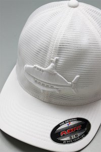 <img class='new_mark_img1' src='https://img.shop-pro.jp/img/new/icons16.gif' style='border:none;display:inline;margin:0px;padding:0px;width:auto;' />YSM EXCLUSIVE FLEXFIT LOGO MESH CAP 【WHT】