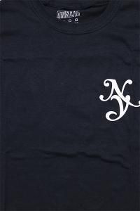 <img class='new_mark_img1' src='https://img.shop-pro.jp/img/new/icons16.gif' style='border:none;display:inline;margin:0px;padding:0px;width:auto;' />ART is EPIC NY ROSES S/S TEEBLK