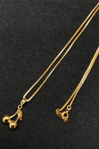 <img class='new_mark_img1' src='https://img.shop-pro.jp/img/new/icons16.gif' style='border:none;display:inline;margin:0px;padding:0px;width:auto;' />IN-PUT-OUT CHERRY NECKLACE【GOLD】