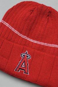 <img class='new_mark_img1' src='https://img.shop-pro.jp/img/new/icons16.gif' style='border:none;display:inline;margin:0px;padding:0px;width:auto;' />NEWERA FLEECE BEANIE ANGELS【RED】