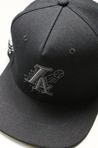 TWNTY TWO SNAP BACK CAP CITY OF ANGELS BLACK OUT【BLK】