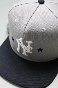 TWNTY TWO SNAP BACK CAP NY METS&YANKEES CITY SERIES【GRY/NVY】