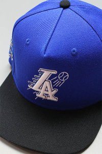 TWNTY TWO SNAP BACK CAP CITY OF ANGELS【BLU/BLK】