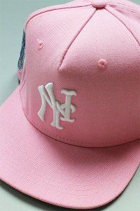 TWNTY TWO SNAP BACK CAP NY METS&YANKEES CITY SERIES【PINK】