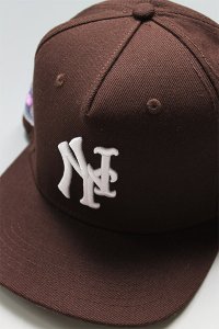 TWNTY TWO SNAP BACK CAP NY METS&YANKEES CITY SERIES【BROWN】