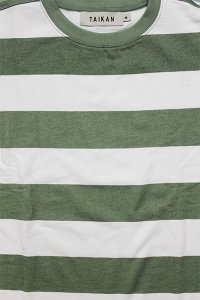 <img class='new_mark_img1' src='https://img.shop-pro.jp/img/new/icons16.gif' style='border:none;display:inline;margin:0px;padding:0px;width:auto;' />TAIKAN L/S STRIPED CREW NECK【WHT/GRN】