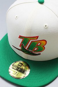 <img class='new_mark_img1' src='https://img.shop-pro.jp/img/new/icons16.gif' style='border:none;display:inline;margin:0px;padding:0px;width:auto;' />NEWERA 59fifty RAYS Tropicana FIELDOFF WHITE/GRN