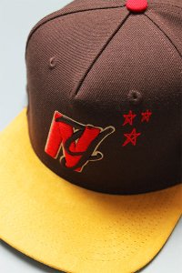 TWNTY TWO SNAP BACK CAP NY CUCTUS JACK SERIES【BRN/RED】
