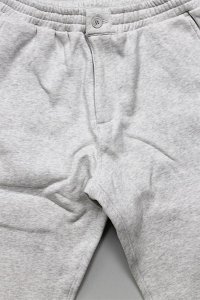<img class='new_mark_img1' src='https://img.shop-pro.jp/img/new/icons16.gif' style='border:none;display:inline;margin:0px;padding:0px;width:auto;' />Belief NYC LOGO ZIP SWEAT PANTS【ASH GRY】