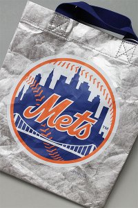 <img class='new_mark_img1' src='https://img.shop-pro.jp/img/new/icons16.gif' style='border:none;display:inline;margin:0px;padding:0px;width:auto;' />INFIELDER DESIGN MLB BAG METS LOGOGRY