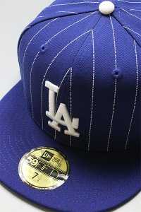 <img class='new_mark_img1' src='https://img.shop-pro.jp/img/new/icons16.gif' style='border:none;display:inline;margin:0px;padding:0px;width:auto;' />NEWERA 59fifty DODGERS STRIPEBLU