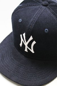 <img class='new_mark_img1' src='https://img.shop-pro.jp/img/new/icons16.gif' style='border:none;display:inline;margin:0px;padding:0px;width:auto;' />NEWERA 59fifty YANKEES CORDUROYNVY/WHT