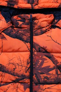 <img class='new_mark_img1' src='https://img.shop-pro.jp/img/new/icons16.gif' style='border:none;display:inline;margin:0px;padding:0px;width:auto;' />THE VERY WARM REALTREE PUFFER JACKET【ORG CAMO】