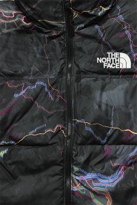 <img class='new_mark_img1' src='https://img.shop-pro.jp/img/new/icons16.gif' style='border:none;display:inline;margin:0px;padding:0px;width:auto;' />THE NORTH FACE 1996 RETRO NUPTSE DOWN JACKET BLACK TRAIL GLOW PRINT