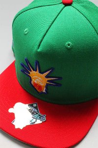 TWNTY TWO SNAP BACK CAP NEW YORK FUCKING CITY【GRN/RED】