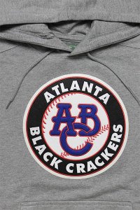 <img class='new_mark_img1' src='https://img.shop-pro.jp/img/new/icons16.gif' style='border:none;display:inline;margin:0px;padding:0px;width:auto;' />STALL&DEAN HOODIE NEGRO LEAGUE ATLANTA BLACK CRACKERSGRY