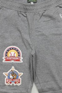 <img class='new_mark_img1' src='https://img.shop-pro.jp/img/new/icons16.gif' style='border:none;display:inline;margin:0px;padding:0px;width:auto;' />STALL&DEAN SWEAT PANTS NEGRO LEAGUE SOUTHERNGRY