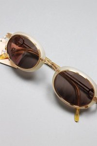 <img class='new_mark_img1' src='https://img.shop-pro.jp/img/new/icons16.gif' style='border:none;display:inline;margin:0px;padding:0px;width:auto;' />DEAD STOCK JEAN PAUL GAULTIER SUNGLASS 01GOLD