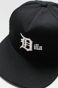 <img class='new_mark_img1' src='https://img.shop-pro.jp/img/new/icons16.gif' style='border:none;display:inline;margin:0px;padding:0px;width:auto;' />Dilla SNAP BACK CAPBLK