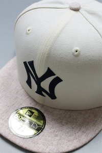 <img class='new_mark_img1' src='https://img.shop-pro.jp/img/new/icons16.gif' style='border:none;display:inline;margin:0px;padding:0px;width:auto;' />NEWERA 59fifty YANKEES 1927 WORLD SERIESWHT/NVY