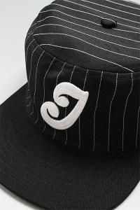 2IDIOTS LABEL PILLBOX CAP STRIPEBLK