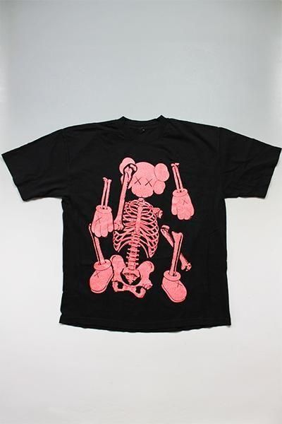 KAWS X CLIPSE LET GOD SORT EM OUT TEE BOX SET【BLK/RED】 - YSM23