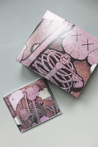 KAWS X CLIPSE LET GOD SORT EM OUT TEE BOX SET【BLK/RED】 - YSM23