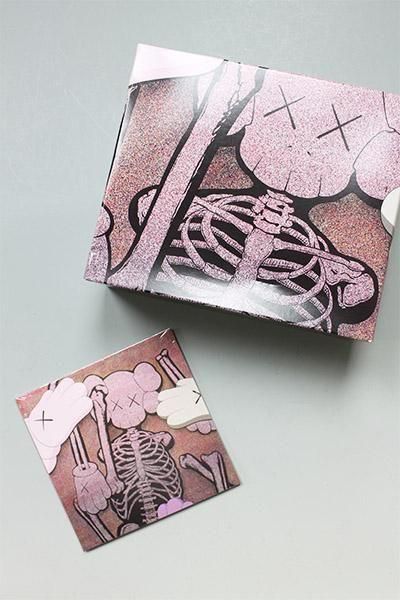 KAWS X CLIPSE LET GOD SORT EM OUT TEE BOX SET【BLK/WHT】 - YSM23