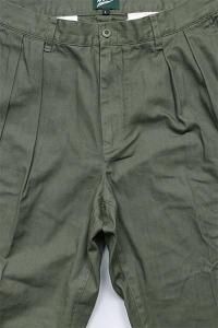 WOODBLOCK 2TUCK HERRINGBONE TROUSER OLV