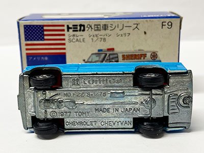 トミカ F9 シボレー シェビーバン シェリフ 青箱 TMC00686