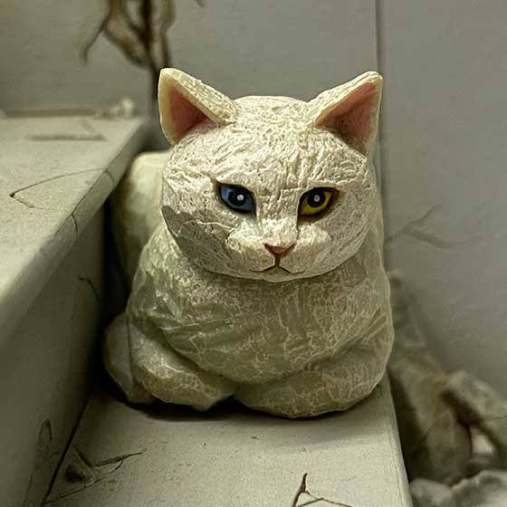 キタンクラブ　ART IN THE POCKET　はしもとみお　猫の彫刻　シロ