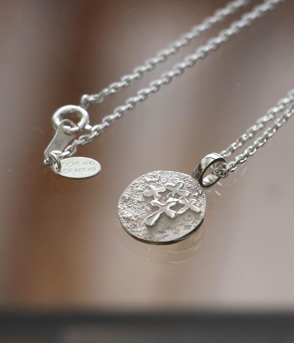 <img class='new_mark_img1' src='https://img.shop-pro.jp/img/new/icons5.gif' style='border:none;display:inline;margin:0px;padding:0px;width:auto;' />【D&D + maruco】 CROSS NECKLACE