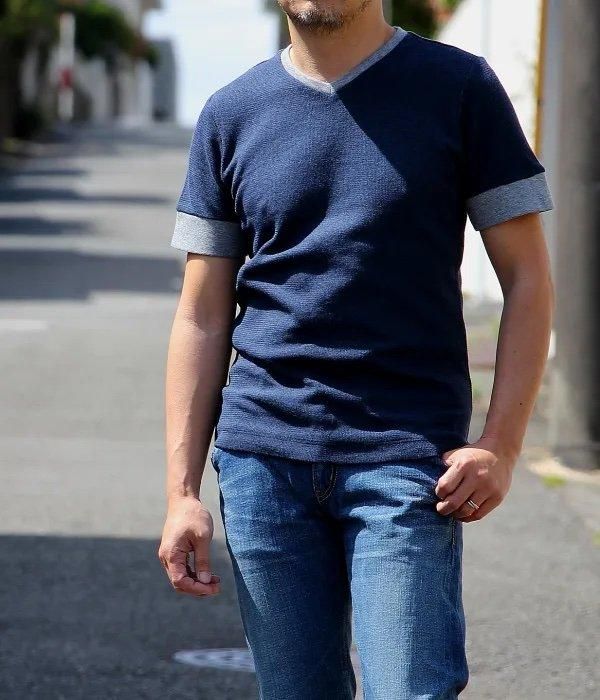 <img class='new_mark_img1' src='https://img.shop-pro.jp/img/new/icons59.gif' style='border:none;display:inline;margin:0px;padding:0px;width:auto;' />DOUBLE FACE V/N T-SHIRT