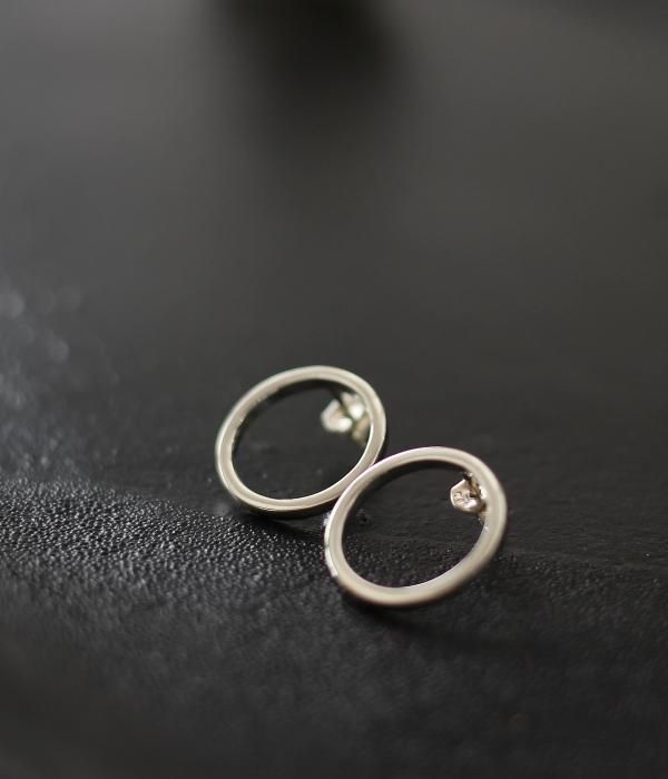 <img class='new_mark_img1' src='https://img.shop-pro.jp/img/new/icons5.gif' style='border:none;display:inline;margin:0px;padding:0px;width:auto;' />【maruco】 maru PIERCED EARRINGS (角)