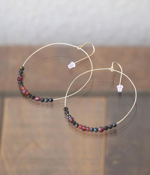 <img class='new_mark_img1' src='https://img.shop-pro.jp/img/new/icons5.gif' style='border:none;display:inline;margin:0px;padding:0px;width:auto;' />【maruco Wire Line】 BLACKSPINEL PIERCED EARRINGS