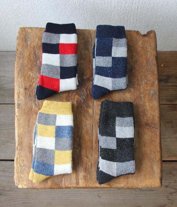 <img class='new_mark_img1' src='https://img.shop-pro.jp/img/new/icons5.gif' style='border:none;display:inline;margin:0px;padding:0px;width:auto;' />H FOOTWEAR WOOL CARREAUX