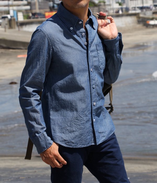 <img class='new_mark_img1' src='https://img.shop-pro.jp/img/new/icons5.gif' style='border:none;display:inline;margin:0px;padding:0px;width:auto;' />くるみ釦 CHAMBRAY SHIRT