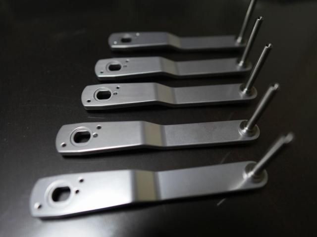 アベット純正ハンドルと特製ラウンドノブ - ベイトリール:ジギングと