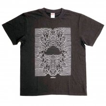 WRENCH_Unknown distress_TEE(スミ色）