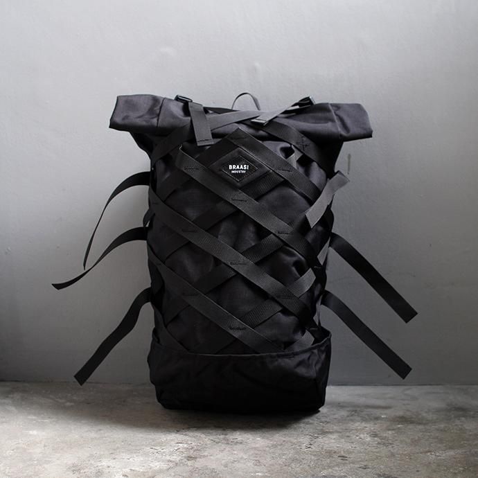 137059002 BRAASI INDUSTRY / WICKER - 28L Black 耐水ロールトップバックパック<img class='new_mark_img2' src='https://img.shop-pro.jp/img/new/icons47.gif' style='border:none;display:inline;margin:0px;padding:0px;width:auto;' /> 02