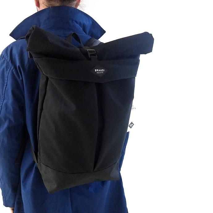 137061784 BRAASI INDUSTRY / LEVO - 25L Black 耐水ロールトップバックパック 02