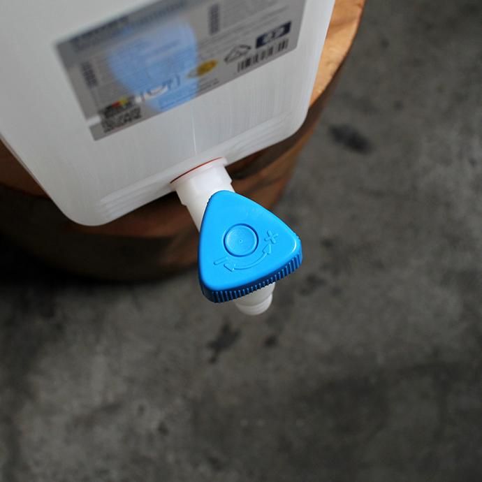 139833914 Hunersdorff / Water Jerrycan PROFI 20L ヒューナースドルフ ウォータージェリーカン 20L<img class='new_mark_img2' src='https://img.shop-pro.jp/img/new/icons47.gif' style='border:none;display:inline;margin:0px;padding:0px;width:auto;' /> 02