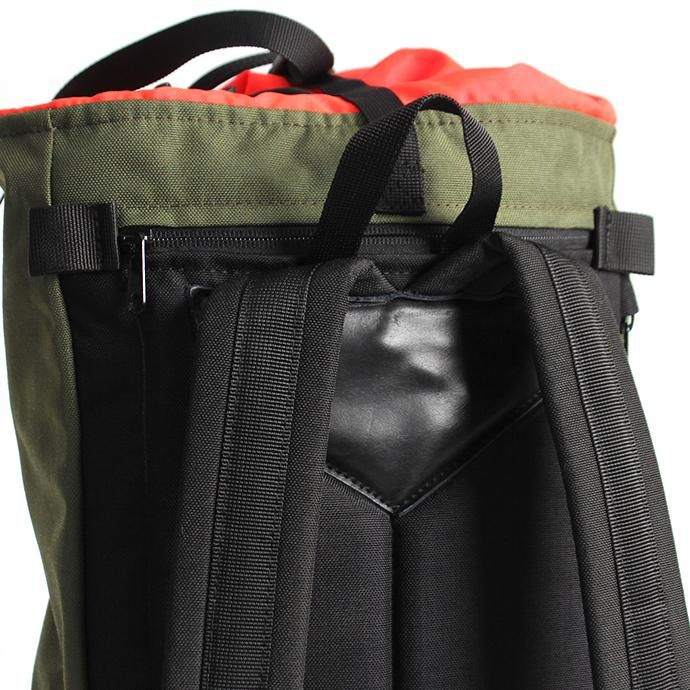 145408075 BRAASI INDUSTRY / TEKLA ALPINIST - 20L Olive 耐水バックパック 02