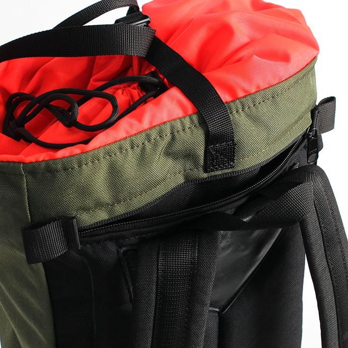 145408075 BRAASI INDUSTRY / TEKLA ALPINIST - 20L Olive 耐水バックパック 02