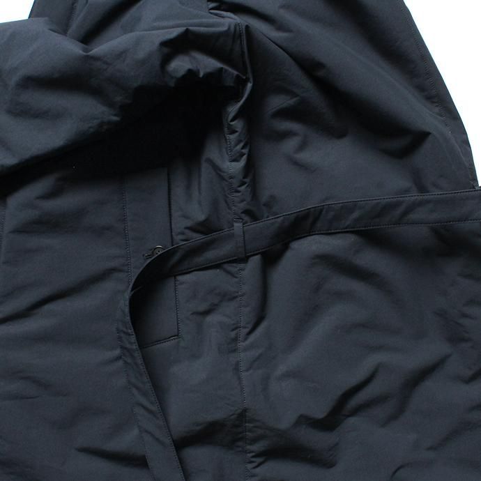 146550430 STILL BY HAND / CO0194 シンサレート中綿入りスタンドカラーコート - Navy 02