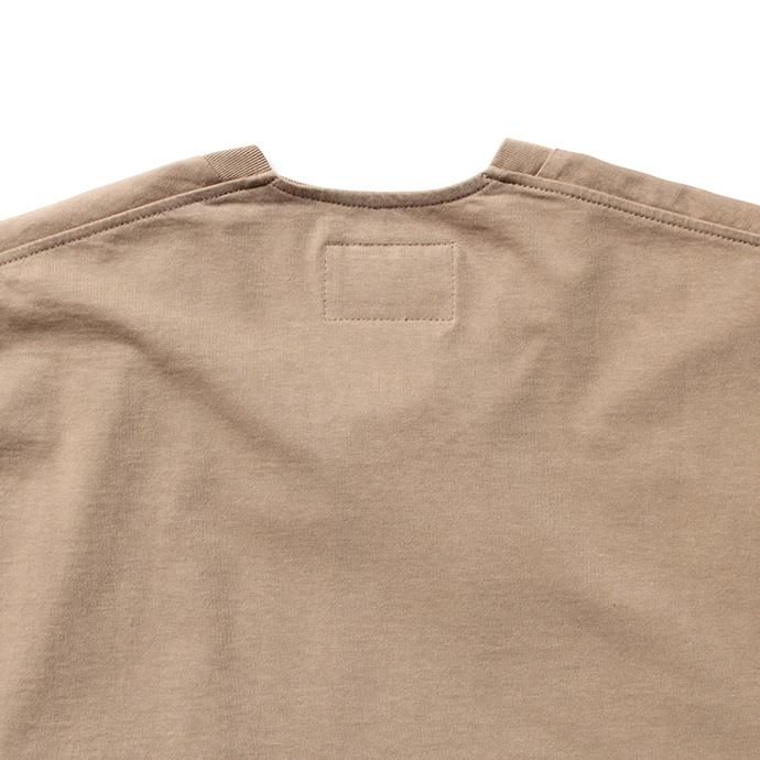 152533822 STILL BY HAND / CS04203 クルーネック長袖ポケットT - Beige 02